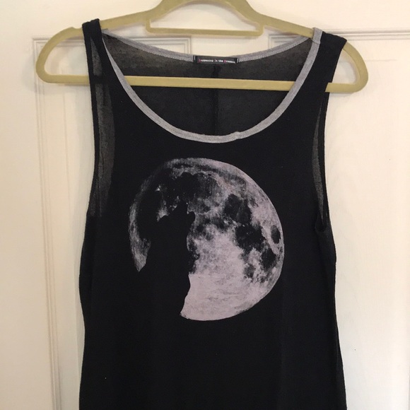 Tops - Wolf and moon tank